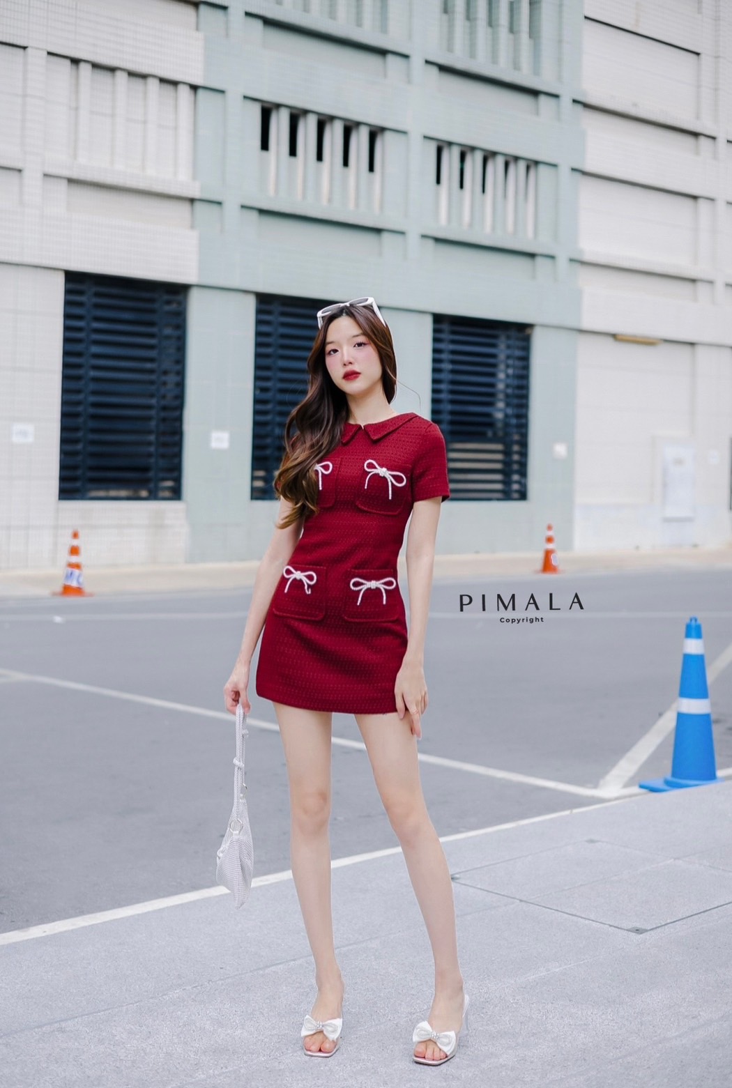 เดรสแขนสั้นสีแดงทรงน่ารัก