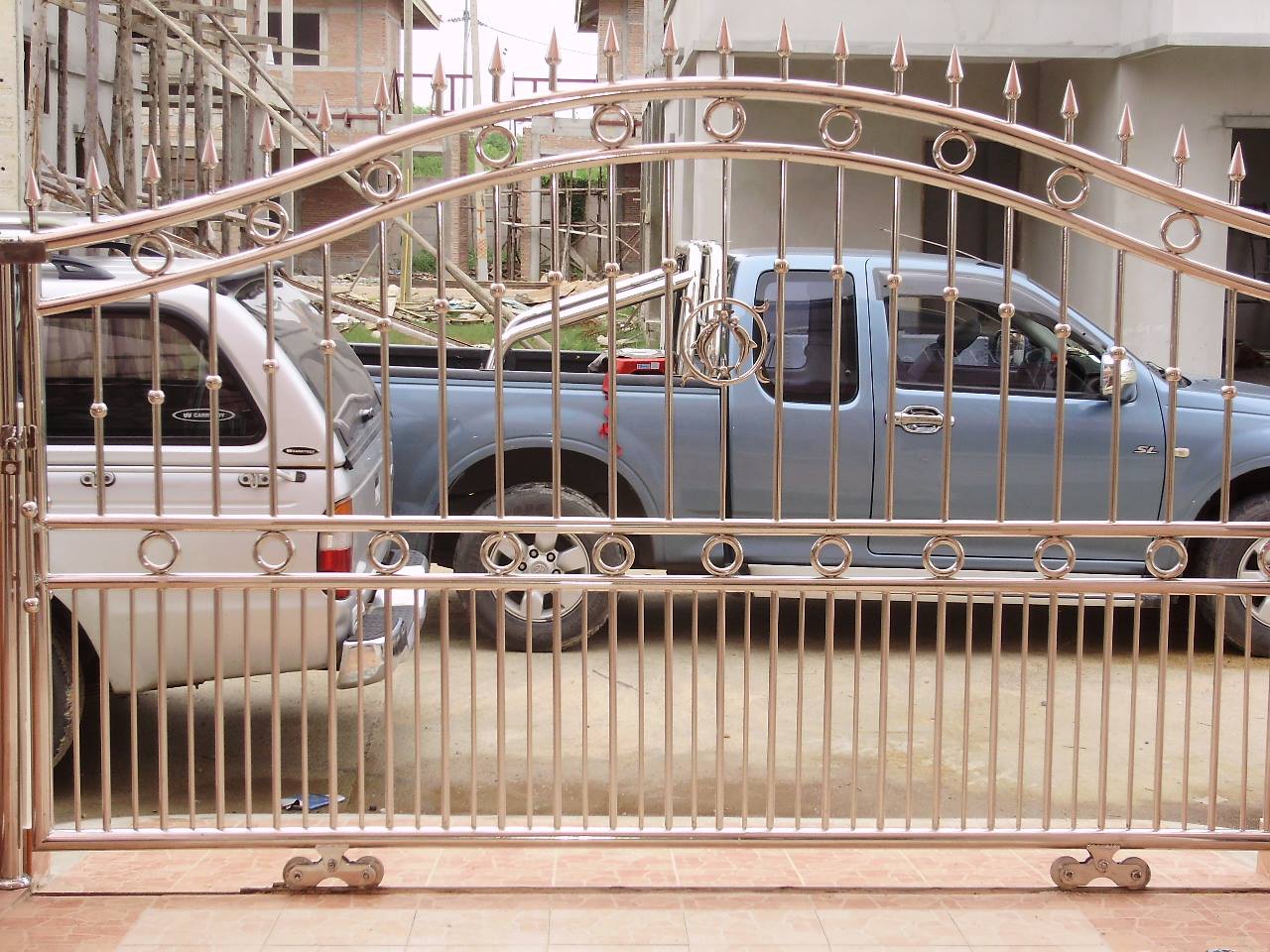 รั้วหน้าบ้าน รั้วสแตนเลสแบบเลื่อน