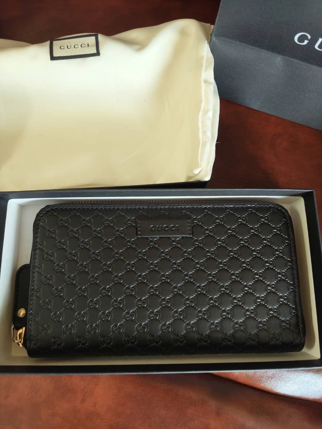 โปร ใบสุดท้าย New Gucci zippy wallet ขนาด : 19x11ซม. อุปกรณ์ : กล่อง การ์ด