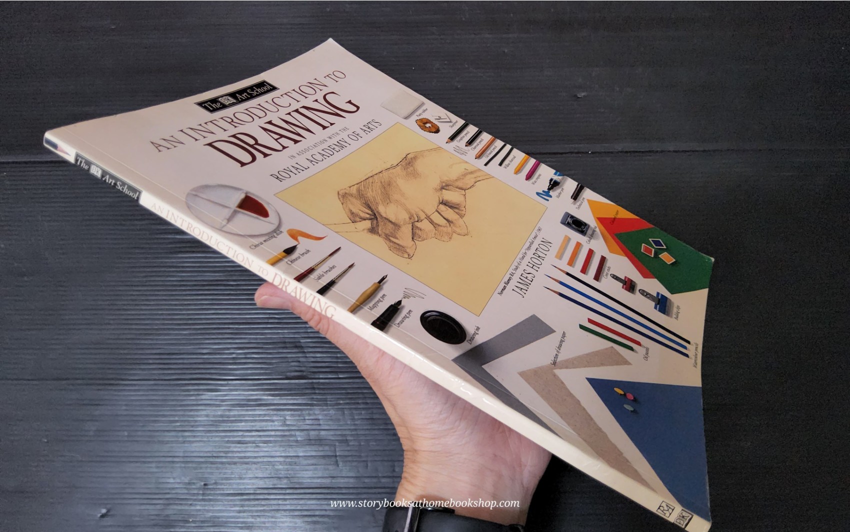 DRAWING KNOWLEDGE BOOK ** ð
ð
THE DK ART SCHOOL: AN INTRIDUCTION TO DRAWING