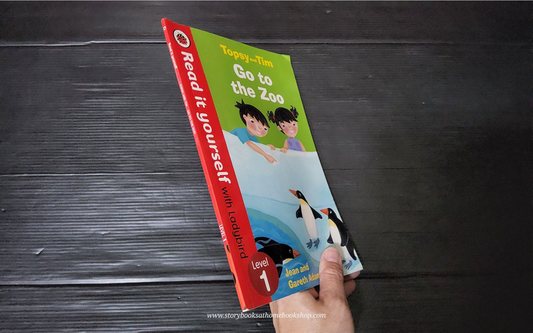 หนังสือนิทานปกอ่อน** ♥️READ IT YOURSELF L.1:TOPSY AND TIM