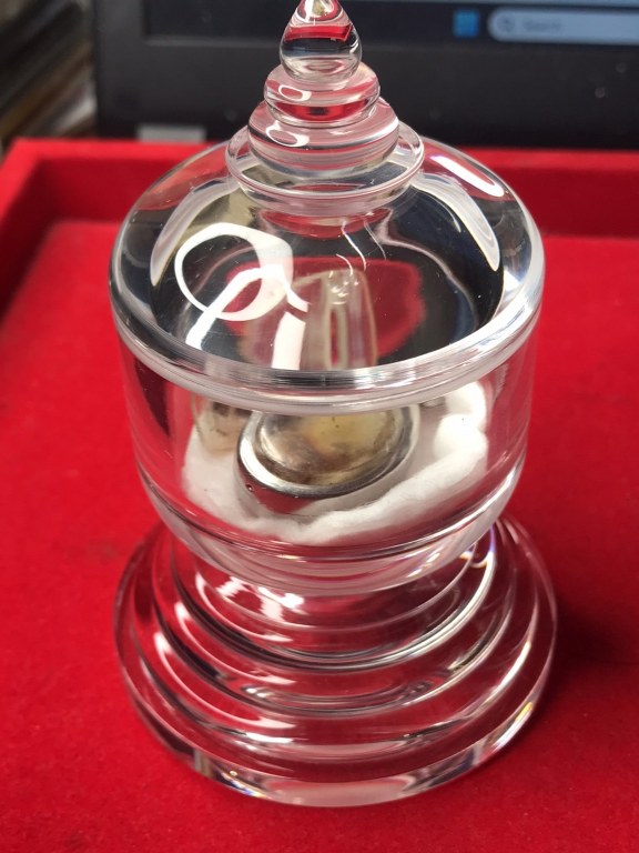 พระทันตธาตุ และเม็ดประคำ ครูบาอินโต คัธวังโส วัดบุญยืน จ.พะเยา ได้มาจากครูประหยัด อายุ ๖๐ ปี (บันทึก พ.ศ.๒๕๖๖) เคยสอนอยู่ที่โรงเรียนสันโค้ง จ.เชียงราย ปัจจุบัน (พ.ศ.๒๕๖๖) เกษียณอายุแล้ว