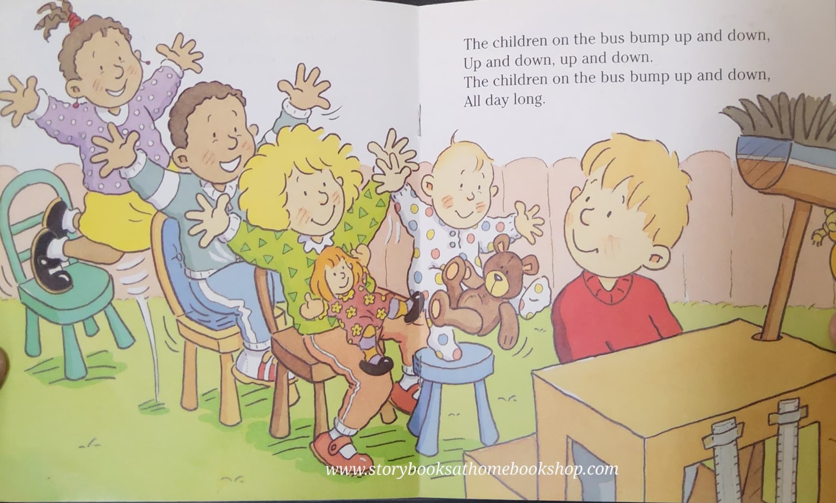 หนังสือนิทานปกอ่อน** 🍅 READING TOGETHER: THE WHEELS ON THE BUS BY ANDY COOKE