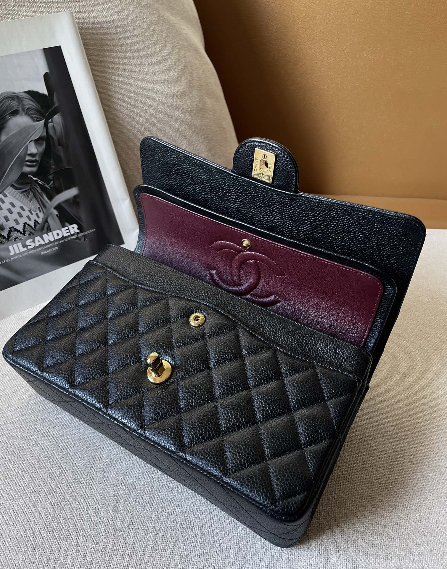 [Pre-order] กระเป๋า Chanel Classic 10” Caviar GHW คลาสสิคตลอดกาล หนังคาเวียร์ตัดเย็บด้วยหนังนำเข้าเกรดที่ดีที่สุด