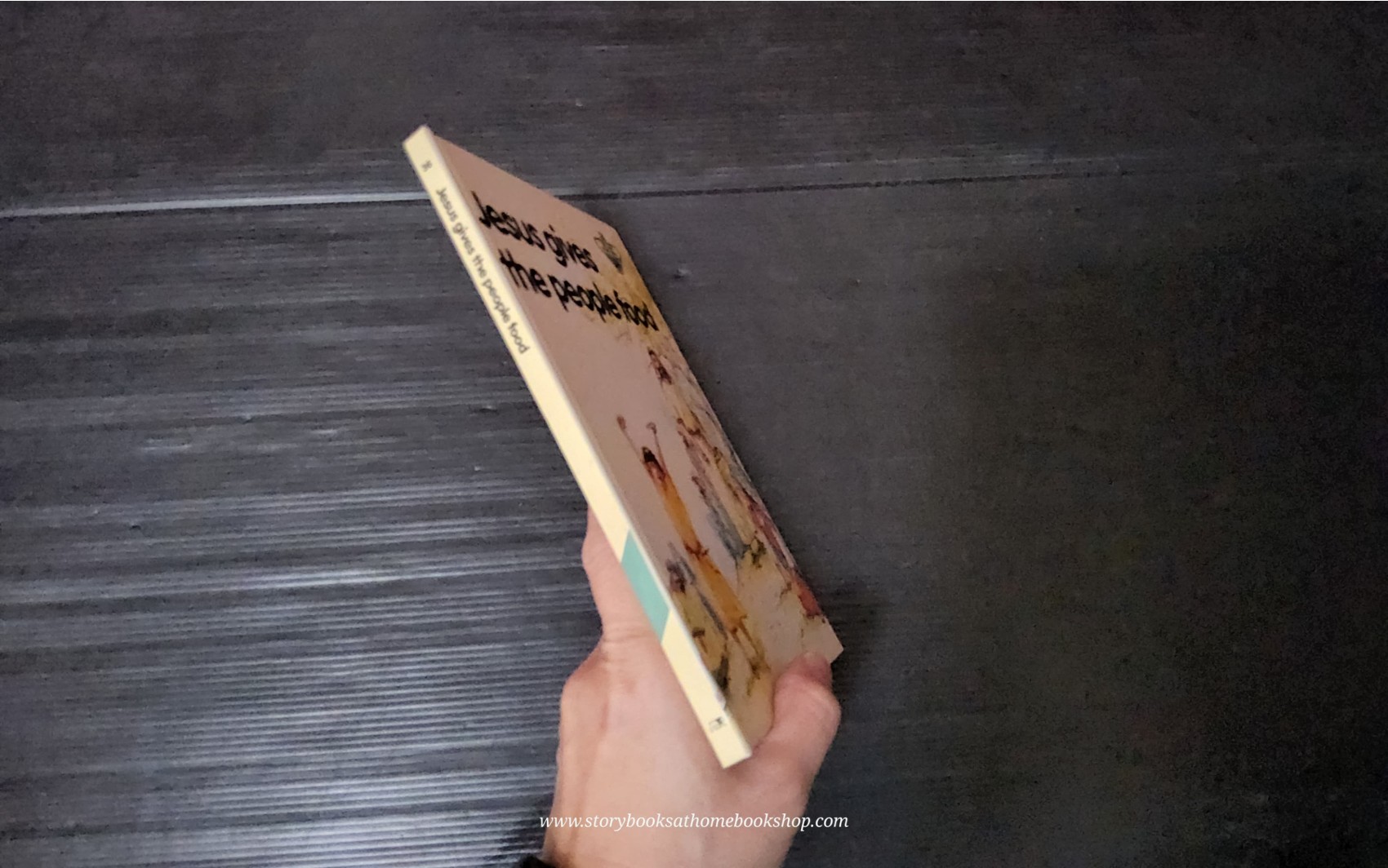 JESUS GIVES THE PEOPLE FOOD