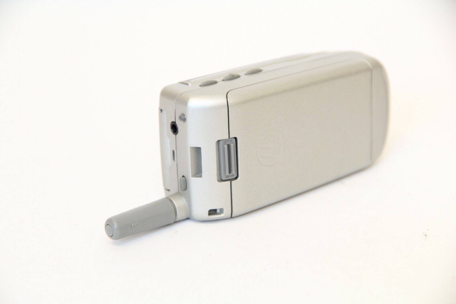 Motorola V50 BMW (ใหม่)ระบบ GSM 900/1800 Dual band หายากมาก (Rare Item)