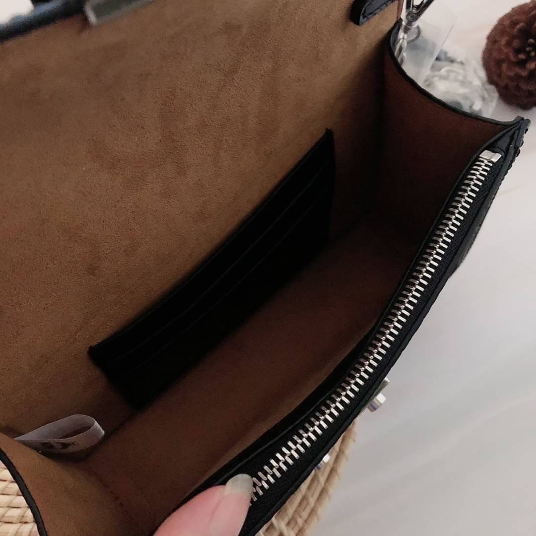 โปร New Mcm Gretl crossbody สีดำ อุปกรณ์การ์ด ถุงผ้า ถุงกระดาษ shop king power
