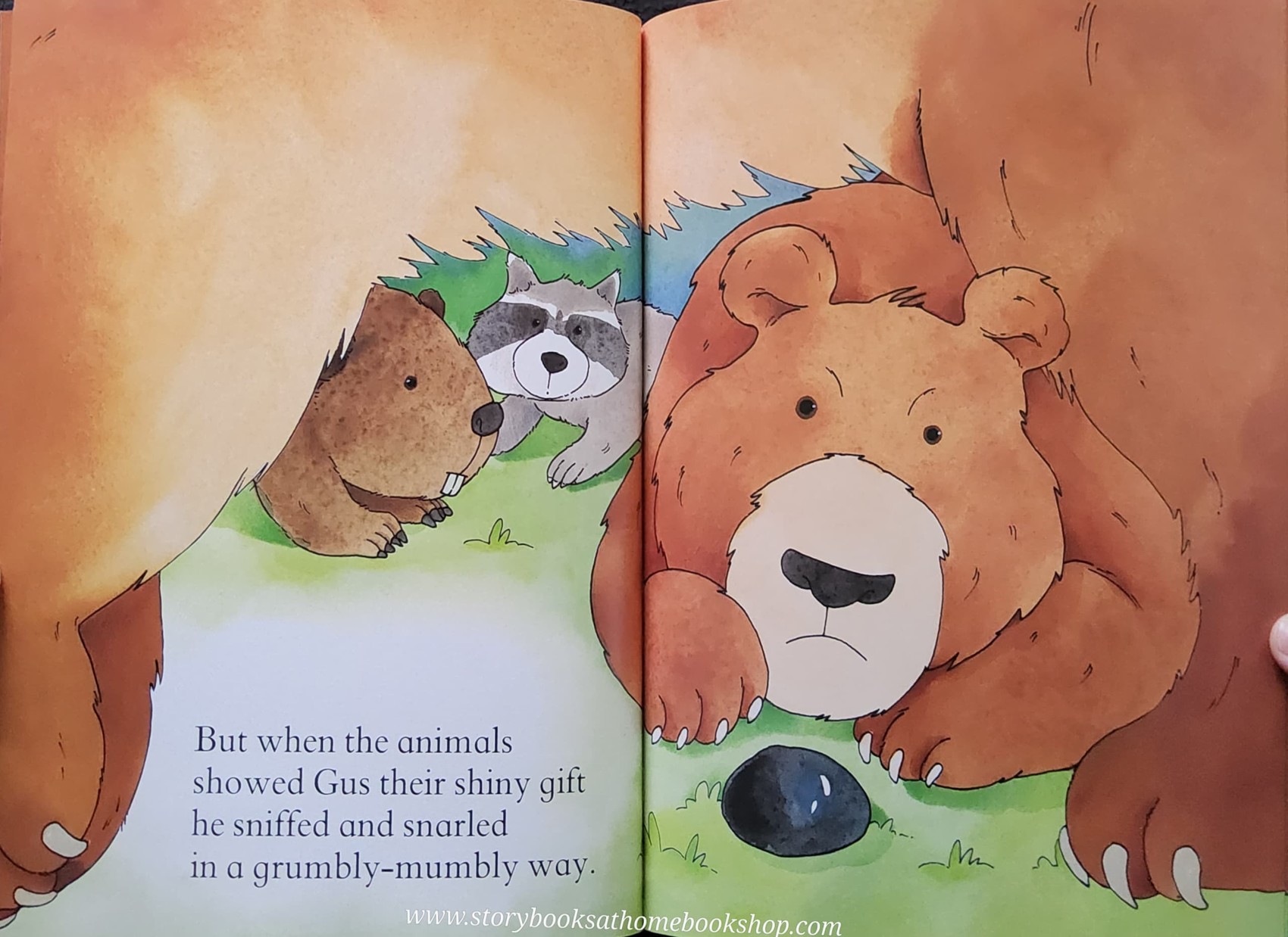 หนังสือนิทานปกอ่อน** 🍅🍅THE TALE OF GUS THE GRUMBLY GRIZZLY (FOLD-OUT)