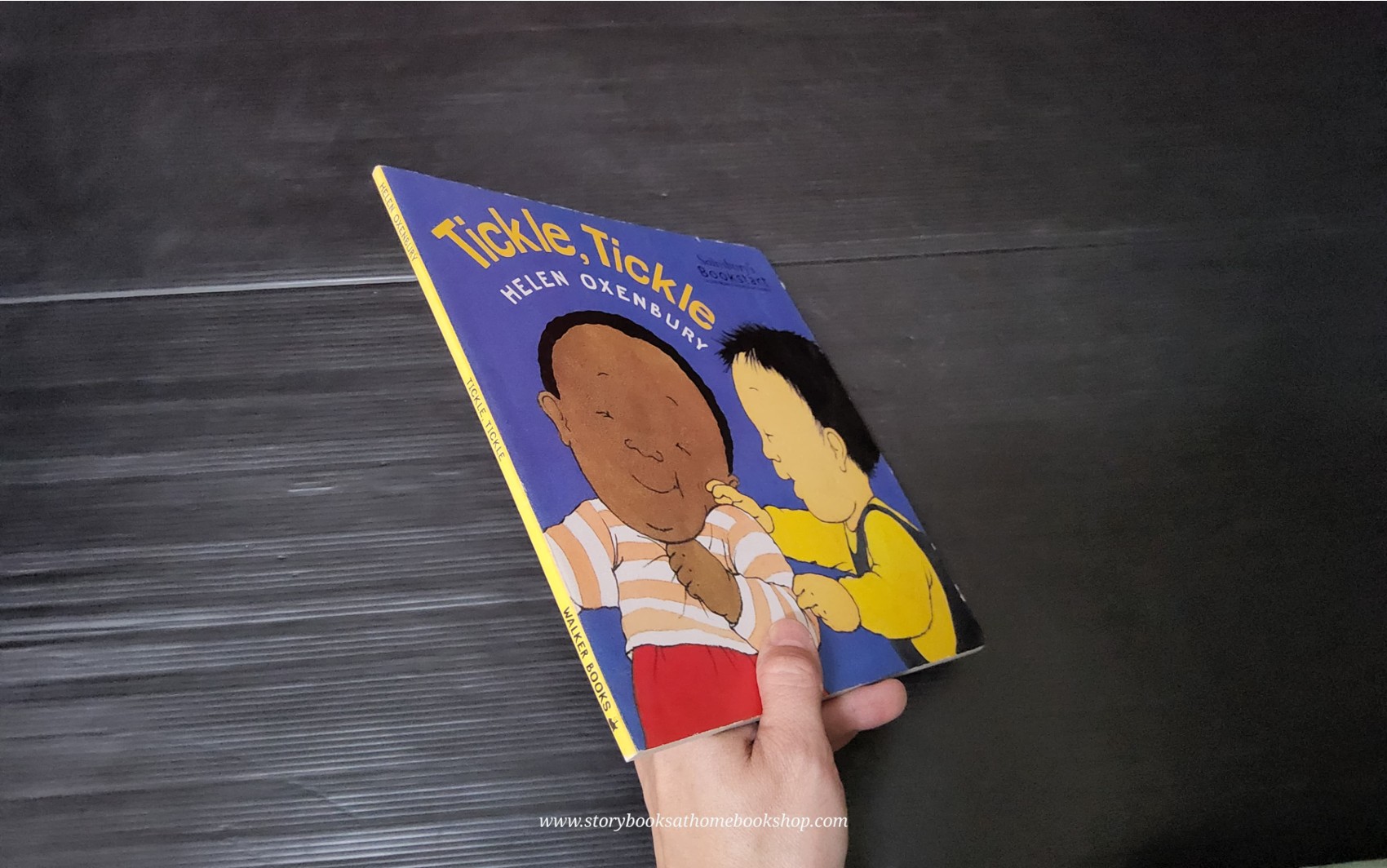 BOARD Book** 🍅🍓TICKLE,TICKLE BY HELEN OXENBURY