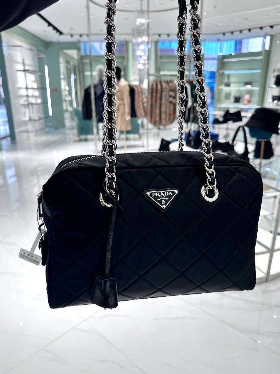 New Prada Size 30x20x10cm อุปกรณ์. ถุงกระดาษ ถุงผ้า การ์ด