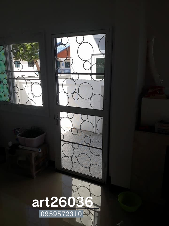 เหล็กดัดพร้อมมุ้งลวด ลายฟองน้ำ Bubbles ออกแบบพิเศษ ราคาบวกเพิ่มเติมครับ