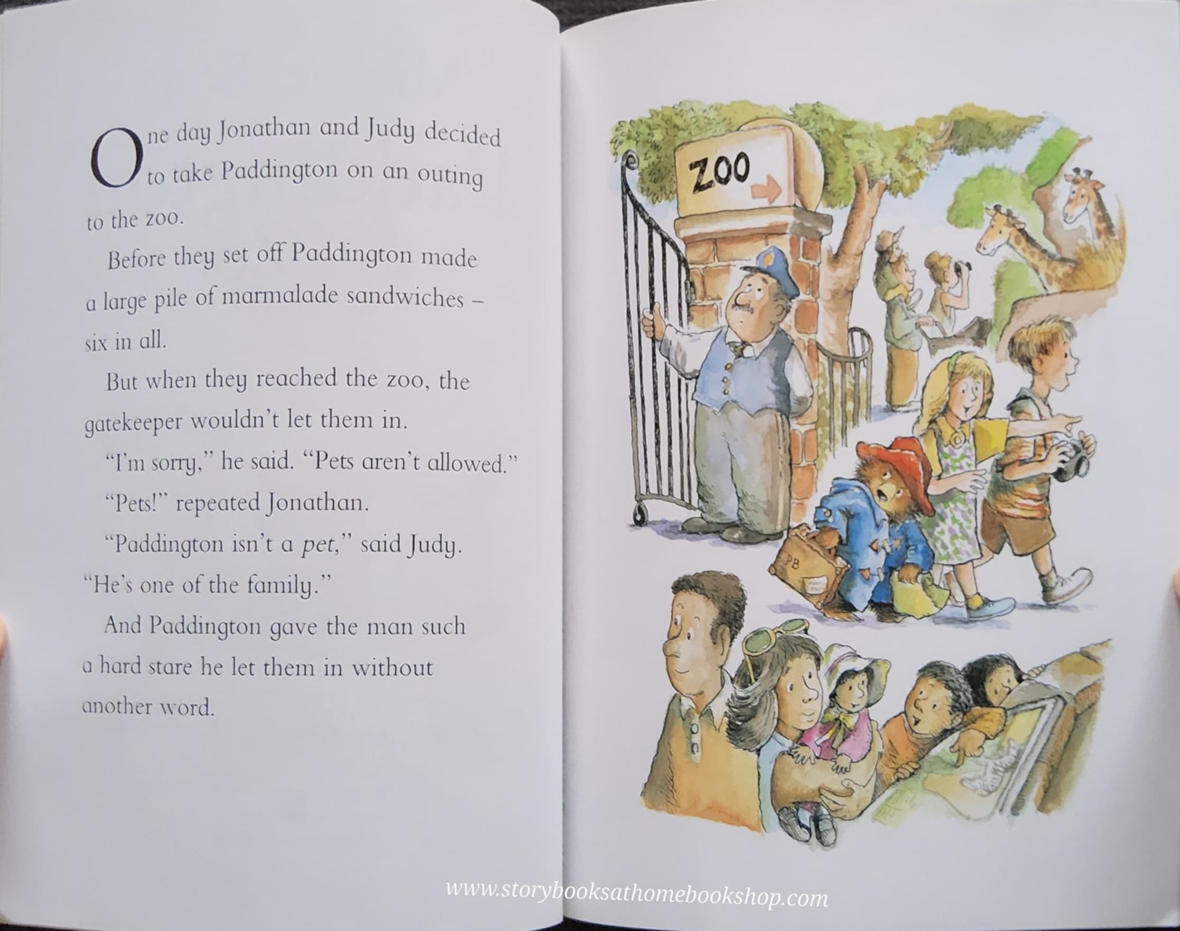 หนังสือนิทานปกอ่อน** ♥️PADDINGTON AT THE ZOO BY MICHAEL BOND