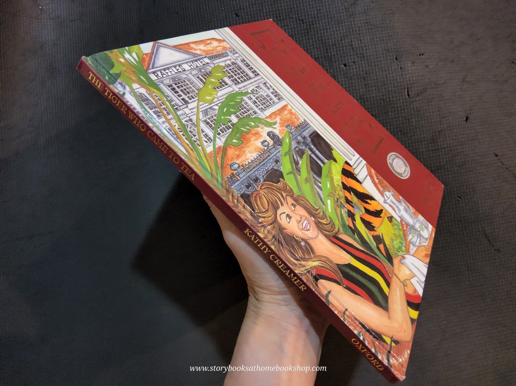 หนังสือนิทานปกแข็ง ** ♥️THE TIGER WHO CAME TO TEA BY KATHY CREAMER OXFORD UNIVERSITY PRESS♥️