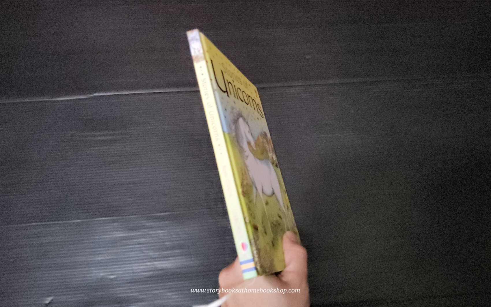 หนังสือนิทานปกแข็ง ** 🍅🍓 USBORNE YOUNG READING:STORIE OF UNICORNS