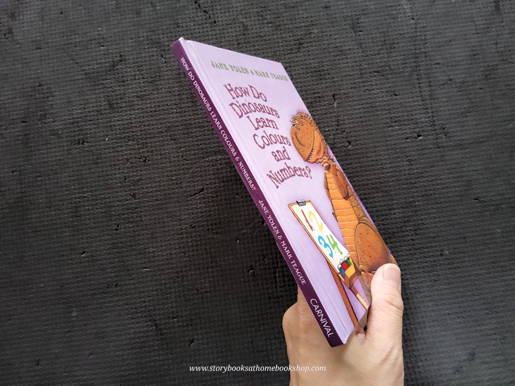 หนังสือนิทานปกแข็ง ** ♥️HOW DO DINOSAURS LEARN COLOURS AND NUMBERS