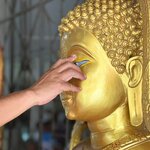 ความหมายและพิธีการ "เปิดเนตรพระ"