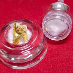 พระทันตธาตุครูบาบุุดดา วัดหนองบัวคำ จ.ลำพูน องค์นี้ ได้มาจากอดีดผู้ใหญ่บ้าน บ้านหนองบัวคำ ท่านเป็นลูกศิษย์ครูบาบุดดา ท่านได้พระทันตธาตุนี้มาเมื่อ พ.ศ.๒๕๔๙ หลานของครูบาฯ ท่านก็เป็นเพื่อนกับอดีดผู้ใหญ่บ้านผู้เป็นเจ้าของท่านนี้ด้วย