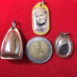 ชุดบุหรีขี้โย และรูปถ่ายหลวงปู่แหวน สุจินโณ วัดดอยแม่ปั๋ง ชุดนี้ได้มาจากตุณลุงสุรเดชฯ อดีตนายอำเภอฝาง อำเภอพร้าว อำเภอแม่สะเรียง วนเวียนอยู่ แถวเชียงใหม่ ได้มาพร้อมกับพระทันตธาตุหลวงปู่ตื้อ อจลธัมโม