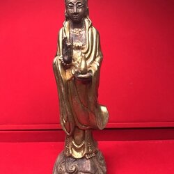 มีผู้บูชาแล้ว รูปหล่อเจ้าแม่กวนอิม เนื้อ ๒ กษัตรย์ รุนดี ๗ รอบ (หน) หลวงพ่อเกษม เขมโก สุสานไตรลักษณ์ จ.ลำปาง พิธี ๑๒ สิงหาคม ๒๕๓๘ เพื่อเป็นที่ระลึก ๗ รอบของหลวงพ่อ