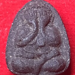 พระปิดตา หลวงปู่สิม ปี18 เนืออดำใบลาน