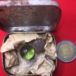 ชานหมากพร้อมกับเส้นเกศาและลูกแก้วสารพัดนึกชุดนี้ ได้มาจาก ตุ๊ทอง อดีตเป็นลูกศิษย์ครูบาพระมหาทองสุข วัดบวกครก จ.เชียงใหม่ โดยปัจจุบันท่านตุ๊ทอง เป็นเจ้าอาวาสวัดบ้านมอญ จ.เชียงใหม่ หลวงปู่ท่านเก็บไว้ในถุงย่าม