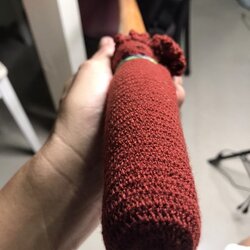 ไม้เท้าหลวงปู่ครูบาชัยยะวงศา วัดพระพุทธบาทห้วยต้ม จารตลอดด้าม ด้ามนี้ได้มาจากคุณลุงพิษณุฯ ชาวกะเหรี่ยงชาวห้วยต้ม คุณลุงได้มาเมื่อตอนอยู่ที่กุฏิกับหลวงปู่ จำปีไม่ได้ ผมได้เช่าวัตถุมงคลหลายอย่างมาจากคุณลุง