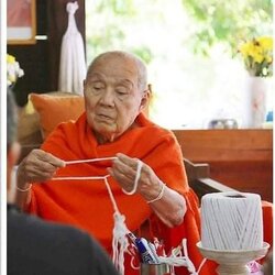 พระทันตธาตุ ครูบาอินตา วัดกู่คำ จ.ลำปาง ได้มาจากพ่อหนานชัย อายุ 75 ปี ปัจจุบันยังมีชีวิตอยู่ (บันทึก พ.ศ.2567) หากว่างจากรับใช้ครูบาอินตา ลุงหนานชัยก็จะไปขายล็อตเตอรี่ ใน อ.เมือง จ.ลำปาง ท่านได้พระทันตธาตุครูบาอินตามาเมื่อปี 2557