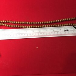 ประคำลูกหวาย หลวงปู่ครูบาชัยยะวงศา วัดพระพุทธบาทห้วยต้ม ได้จากครูคำวงค์ ครูสอนหนังสือที่วัดห้วยต้ม ได้บอกว่าประคำเส้นนี้มีคนเอามาให้คุณครูที่บ้าน เพราะรู้อยู่คุณครูเก็บของหลวงปู่ ส่วนผ้าจีวรนั้น ก็ลืมถามว่าเป็นของใครได้มายังไง รู้แต่ว่้าต้องเกี่ยวข้องกับห