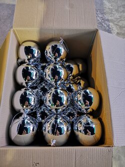 ลูกบอลคริสต์มาสประดับ วาว 150มิล. เลือกสีสันได้ราคาต่อโหล