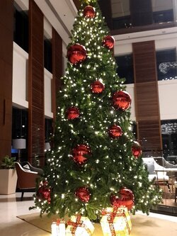 ต้นคริสต์มาสปลอมตกแต่ง 12ฟุต หรือ3.6เมตร