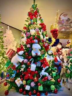 ให้เช่าต้นคริสต์มาสปลอม ขนาด7ฟุต พร้อมตกแต่งครบมาตราฐาน