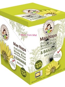 ข้าวต้มมัด แม่นภา ไส้กล้วยใส่ถั่วดำ 1 กล่อง มี 6 ชิ้น เหมาะสำหรับซื้อเป็นของฝาก เก็บได้นาน 6 เดือน โดยไม่ต้องแช่เย็น