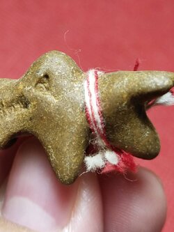 วัวธนูปั้นมือ ฝังตะกรุด รุ่น 2 พระมหาวารินทร์ วัดสันต้นหมื้อ จ.เชียงใหม่