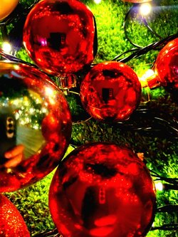 ลูกบอลคริสต์มาสประดับ วาว 80มิล. เลือกสีสันได้ราคาต่อโหล