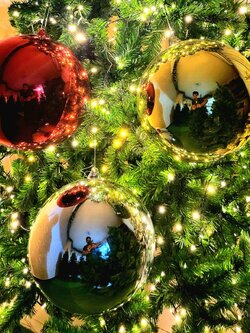 ลูกบอลคริสต์มาสประดับวาว 100มิล. เลือกสีสันได้ราคาต่อโหล