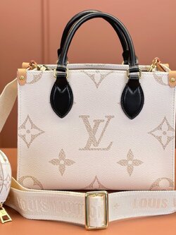 [Pre-order]กระเป๋า Tote bag Louis Vuitton OnTheGo PM M24533 Cream งานคุณภาพที่ดีที่สุด