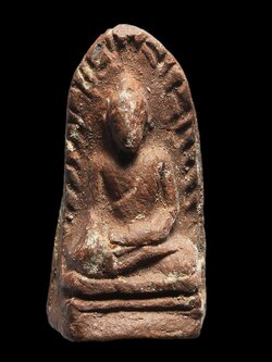 พระรอด วัดพระสิงห์ ก้นปั้มตราวัดสุทัศน์ ปี 2496