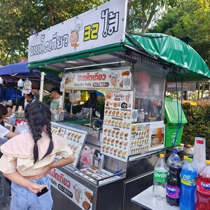 32 ไส้ ไม่สับสน! ถอดรหัสวิธีจัดการเมนูเยอะ ให้กลายเป็น 'จุดขาย' ด้วยพลังของป้ายเมนูอาหาร