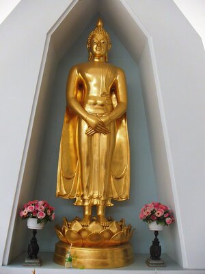 พระประจำวันเกิด วันอาทิตย์ (ปางถวายเนตร)