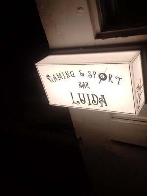 ป้ายกล่องไฟอะคริลิค ไฟออกรอบตัว Luida