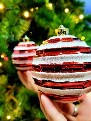 ลูกบอลคริสต์มาสคัดพิเศษ ขนาด85มิล1กล่องมี2ลูก