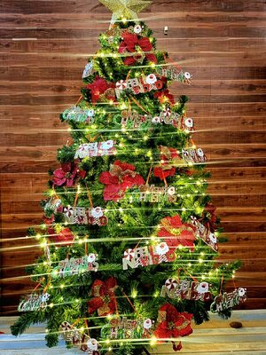 ต้นคริสต์มาสปลอม 6ฟุตพร้อมตกแต่ง