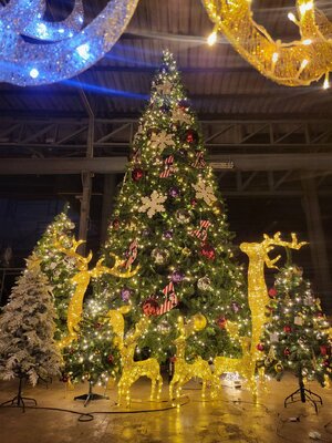 ต้นคริสต์มาสปลอมพร้อม6เมตรSETของตกแต่งทั้งหมด รวมการติดตั้ง