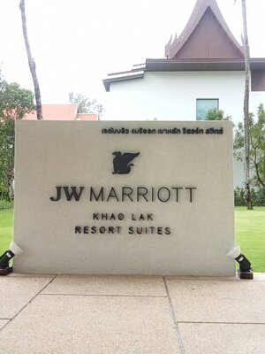 #งานติดตั้งป้ายอักษรสแตนเลสแฮร์ไลน์ทำสี