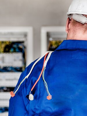 คุณรู้หรือไม่? กฎหมายช่างไฟฟ้าใหม่ จ้างช่างไฟฟ้าต้องมีใบรับรอง