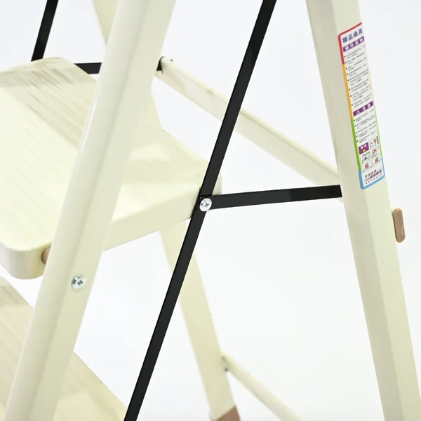 บันไดเหล็ก 4 ขั้น มีราวจับ รับน้ำหนักได้ 150 KG สีขาว NB-4 image 5
